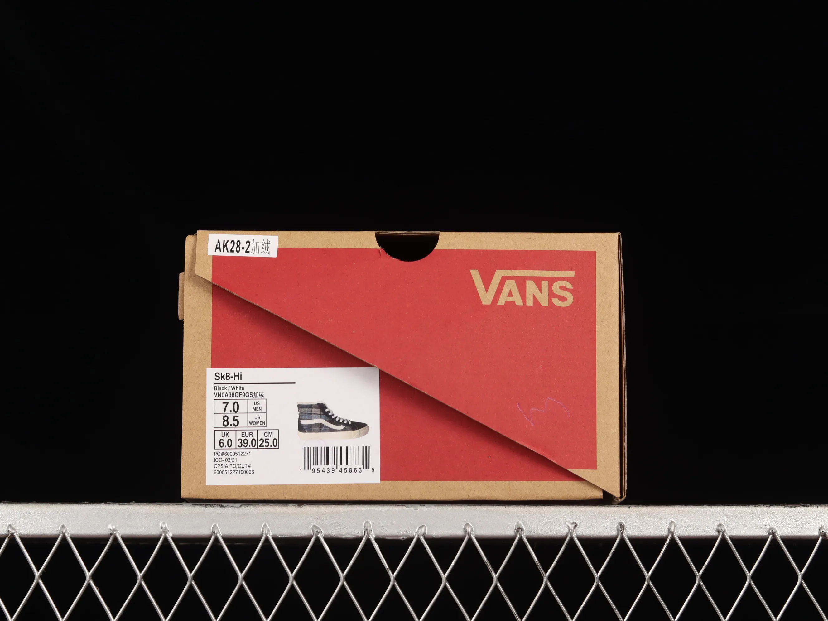 All categories Vans Vans series Vans Hi Vans high-top plus velvet Vans Sk8-Hi x Pendleton joint model plaid element high-top casual sneakers VN0A38GF9GS plus velvet